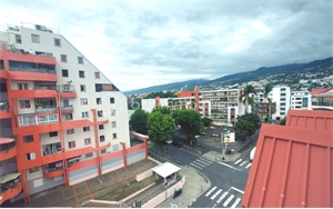 t2 à la vente -   97400  SAINT DENIS, surface 54 m2 vente t2 - UBI445880831